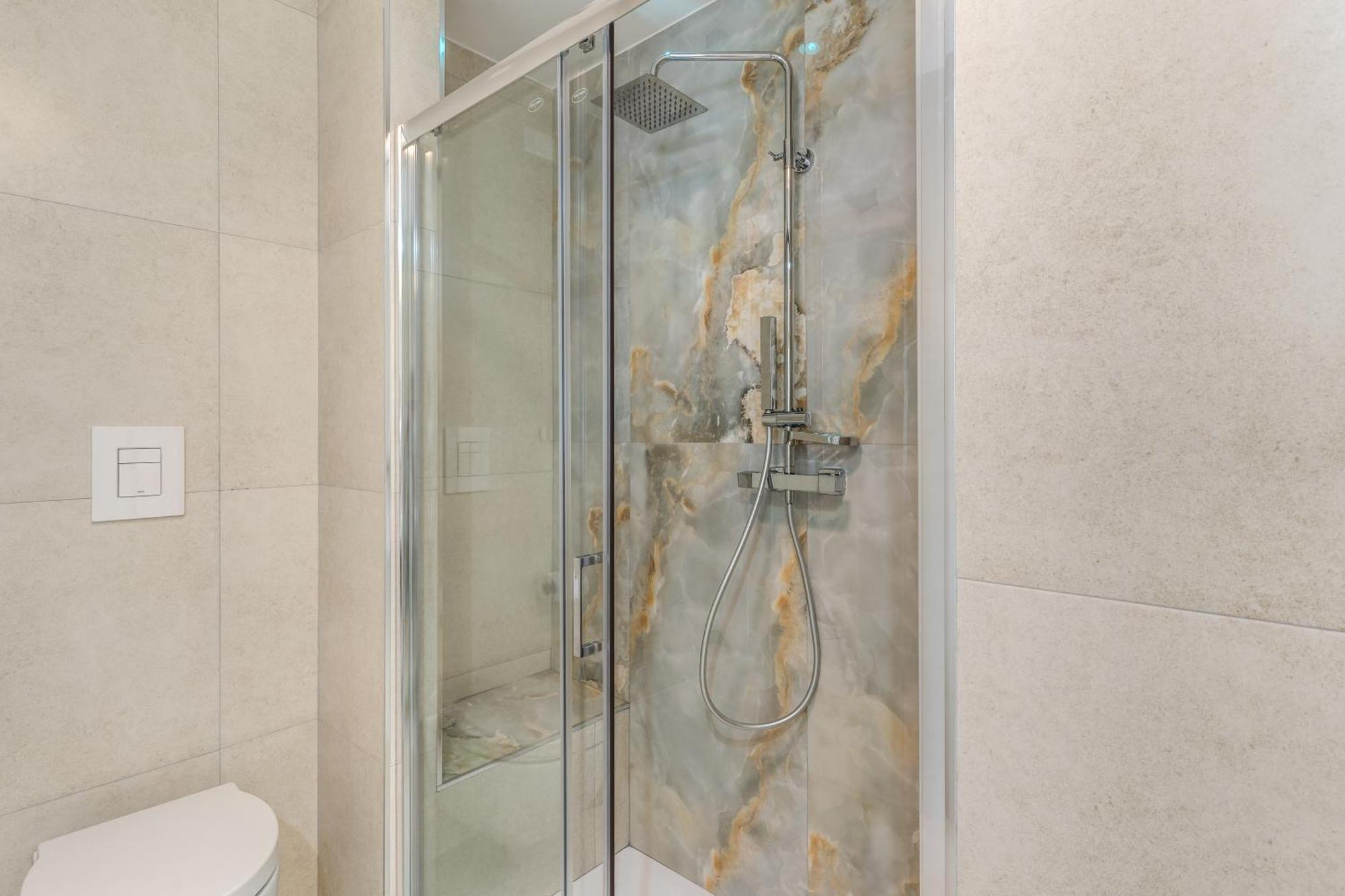 National Square Napoli Hotel ภายนอก รูปภาพ
